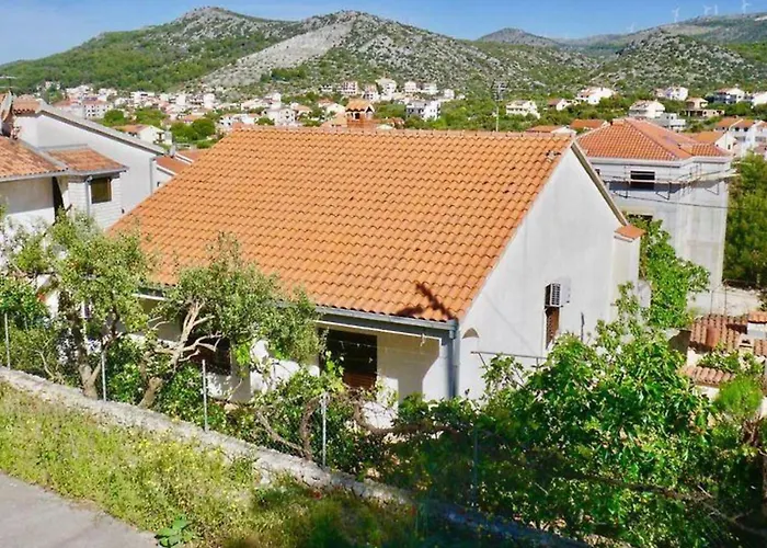 Three Bedroom With Terrace *