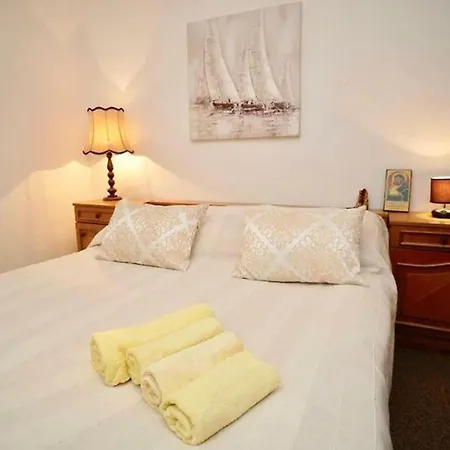 Three Bedroom With Terrace Apartmán *