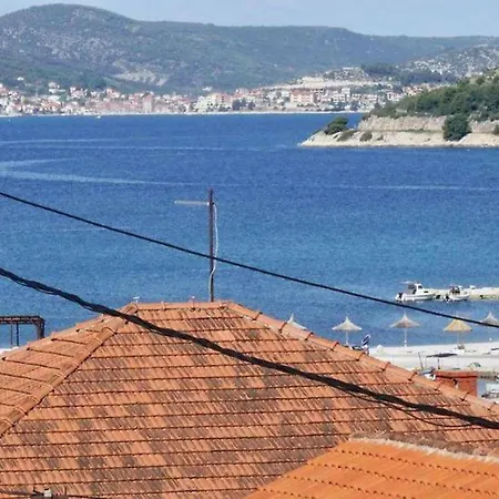 Apartmán Three Bedroom With Terrace Seget Vranjica