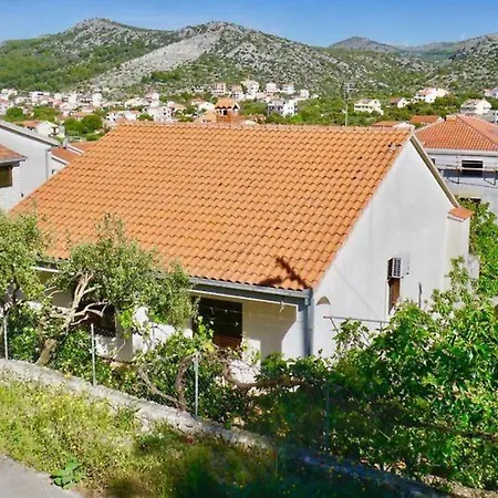 Three Bedroom With Terrace *